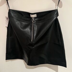 Wilfred free ROXANNE mini faux leather skirt.